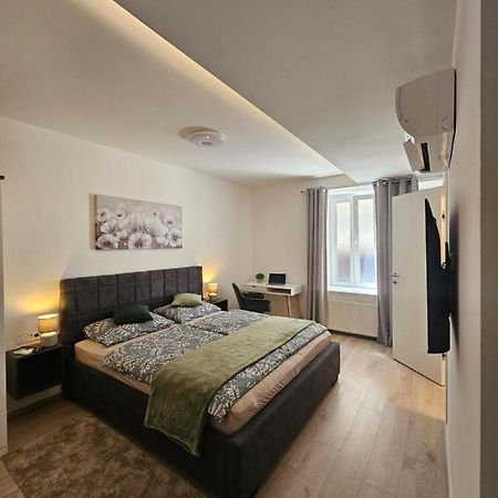Golden Sun Apartment ซาเกร็บ ภายนอก รูปภาพ